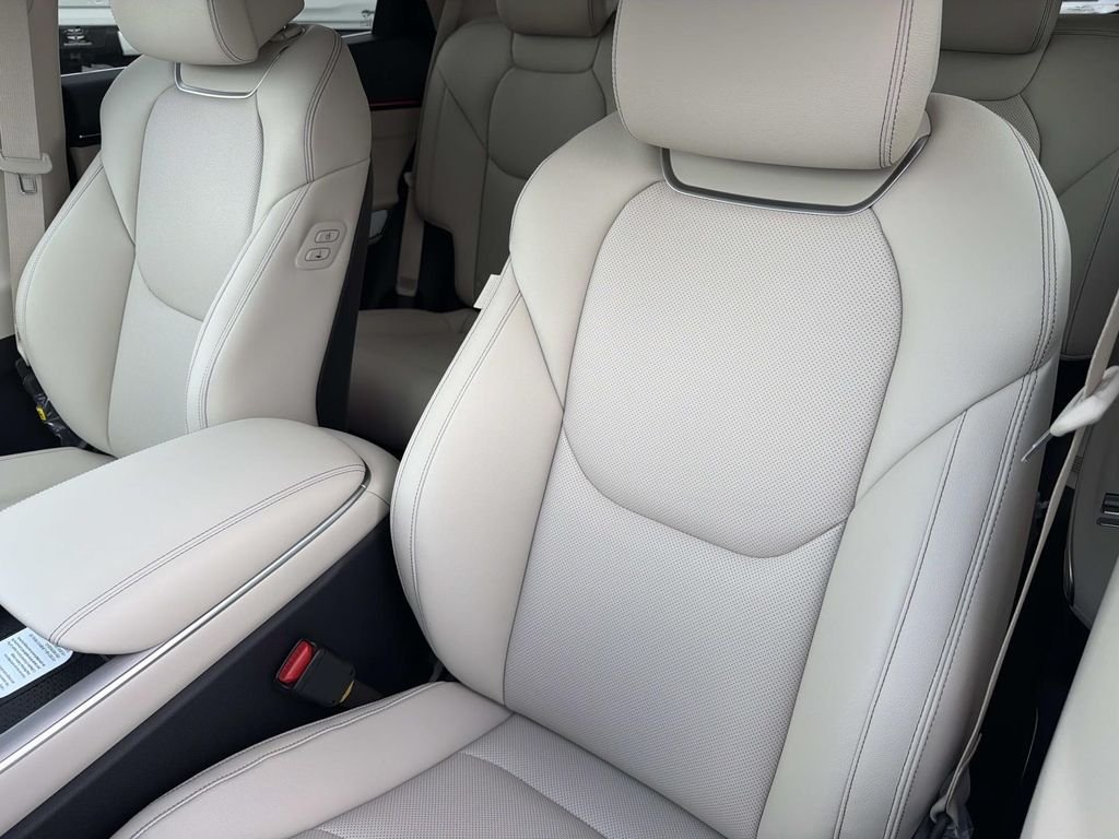 New 2026 White Genesis 2.5T Select image 20