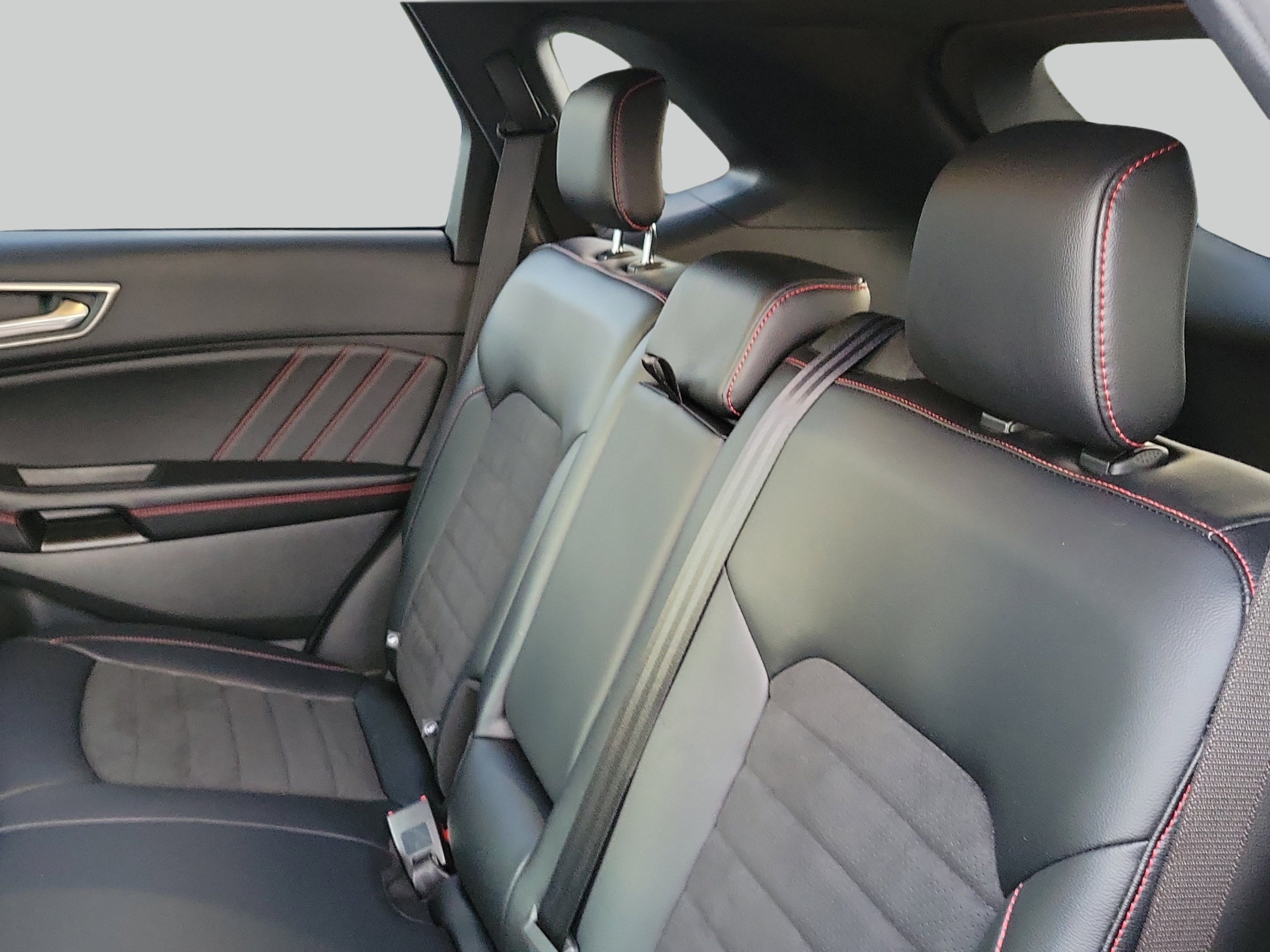 Used 2022 Black Metallic Ford ST Line image 11
