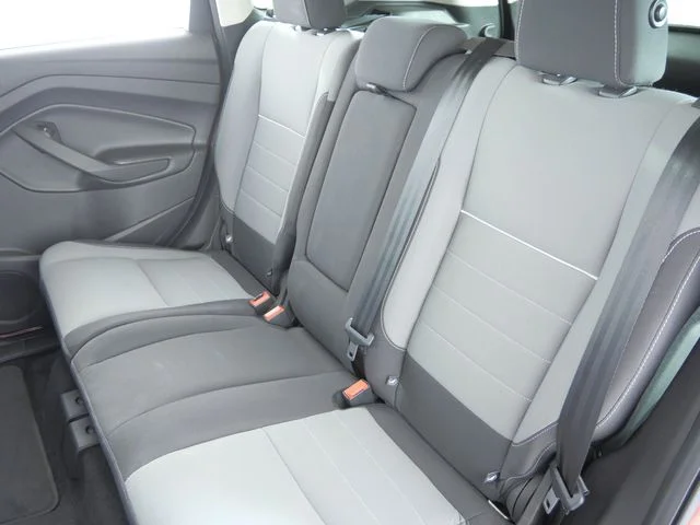 Used 2015 Orange Ford SE image 16