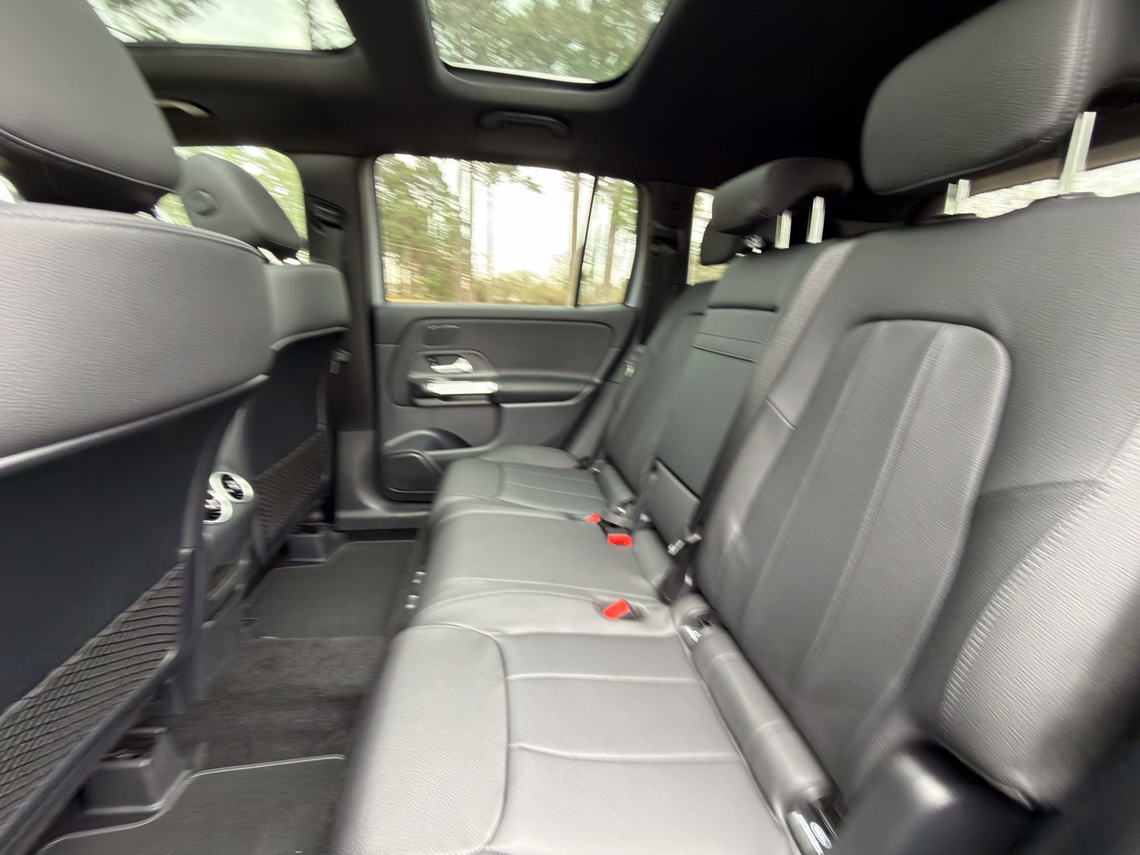 New 2026 Cirrus Silver Metallic Mercedes-Benz GLB 250 image 38