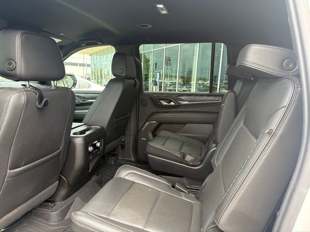 Used 2023 White GMC Denali image 27