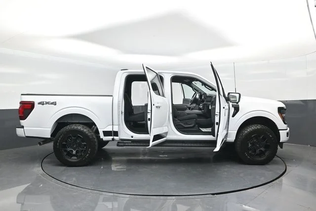 New 2026 Oxford White Ford XLT image 28