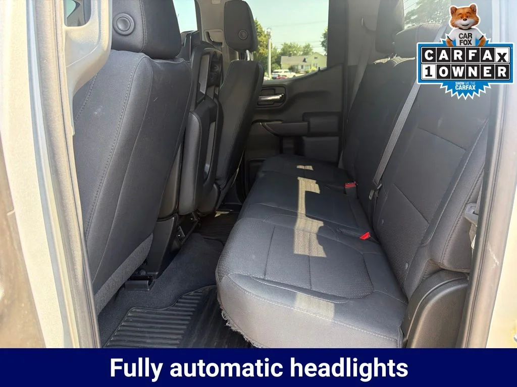 Used 2020 Silver Ice Metallic Chevrolet Custom image 27