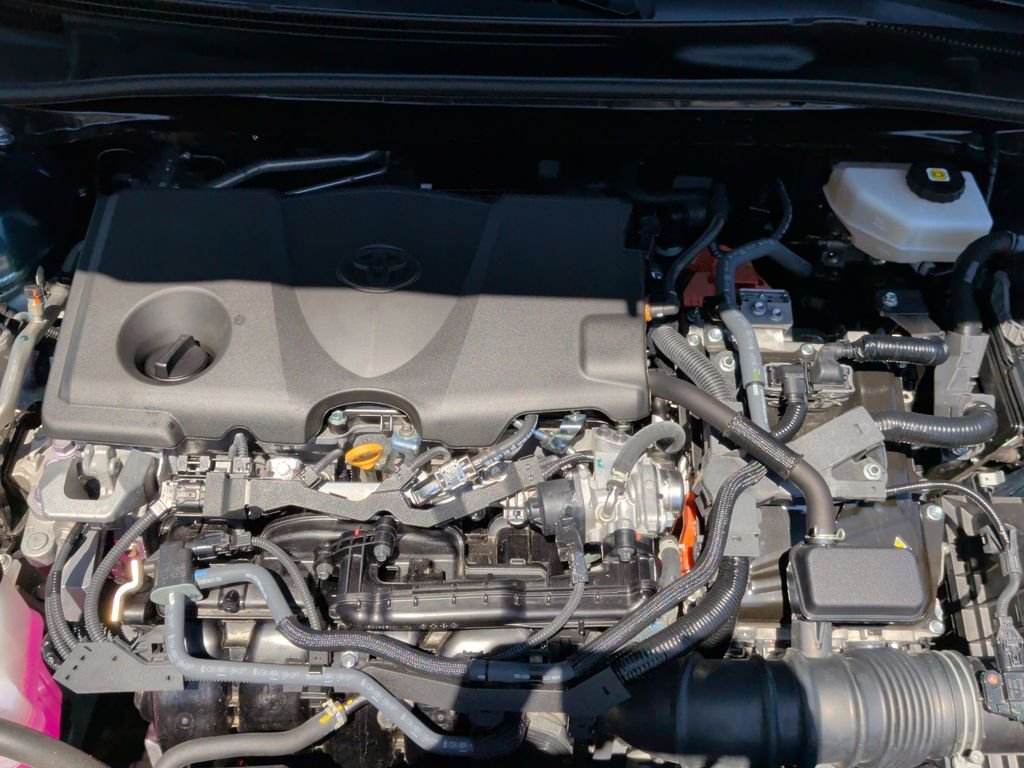 Certified Used 2025  Toyota XLE image 30