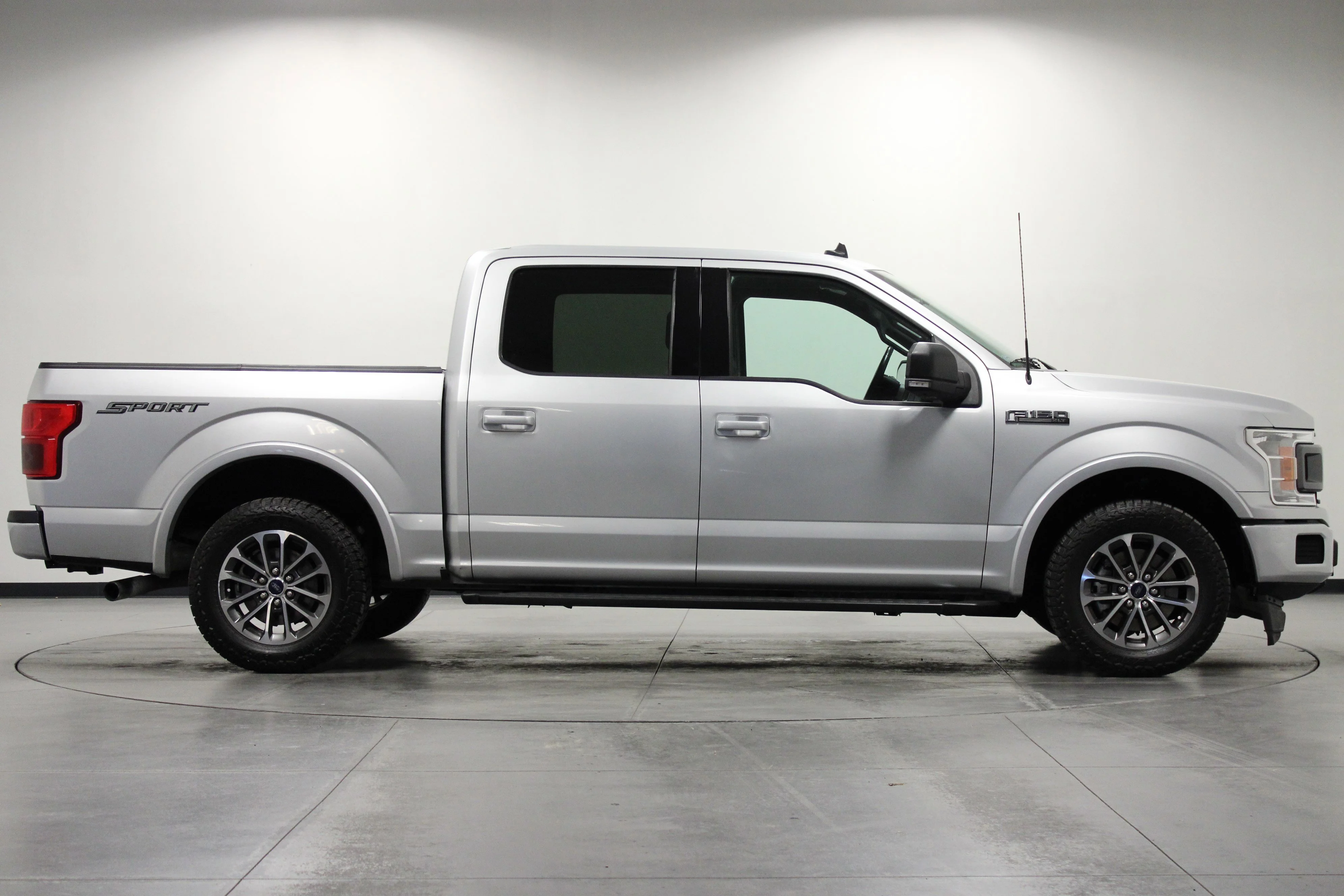 Used 2019 Ingot Silver Ford XLT image 4