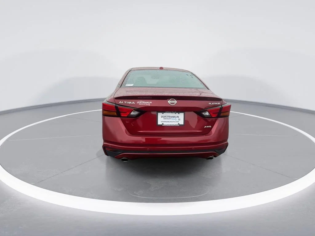 Used 2019 Red Nissan 2.5 Platinum image 7