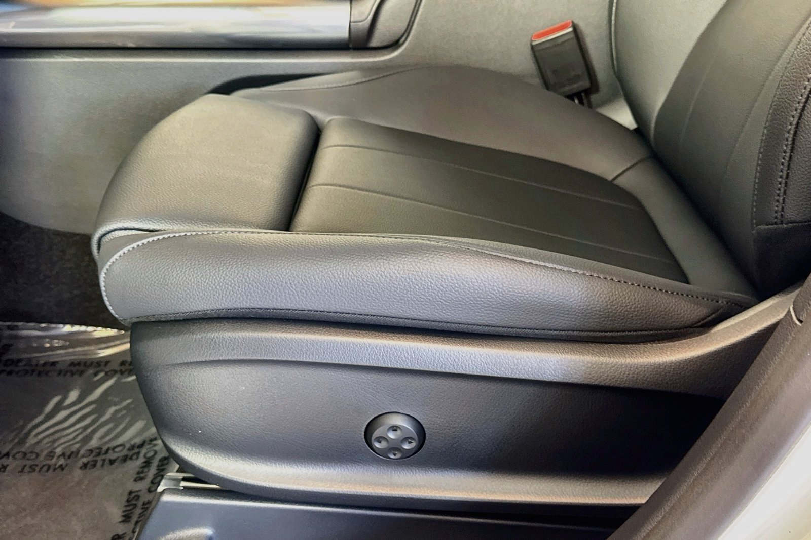 New 2026 Polar White Mercedes-Benz GLA 250 image 17