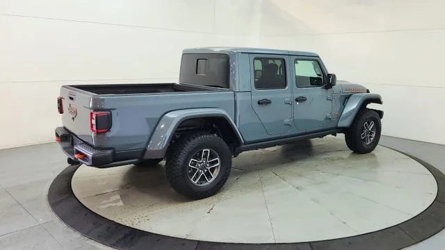 Used 2025 Gray Jeep Mojave image 10