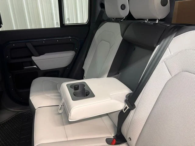 Used 2025 Tasman Blue Metallic Land Rover S image 14