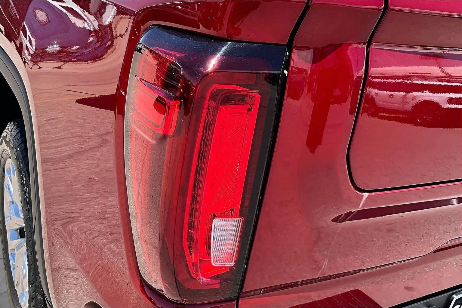 Certified Used 2021 Cayenne Red Tintcoat GMC SLT image 29