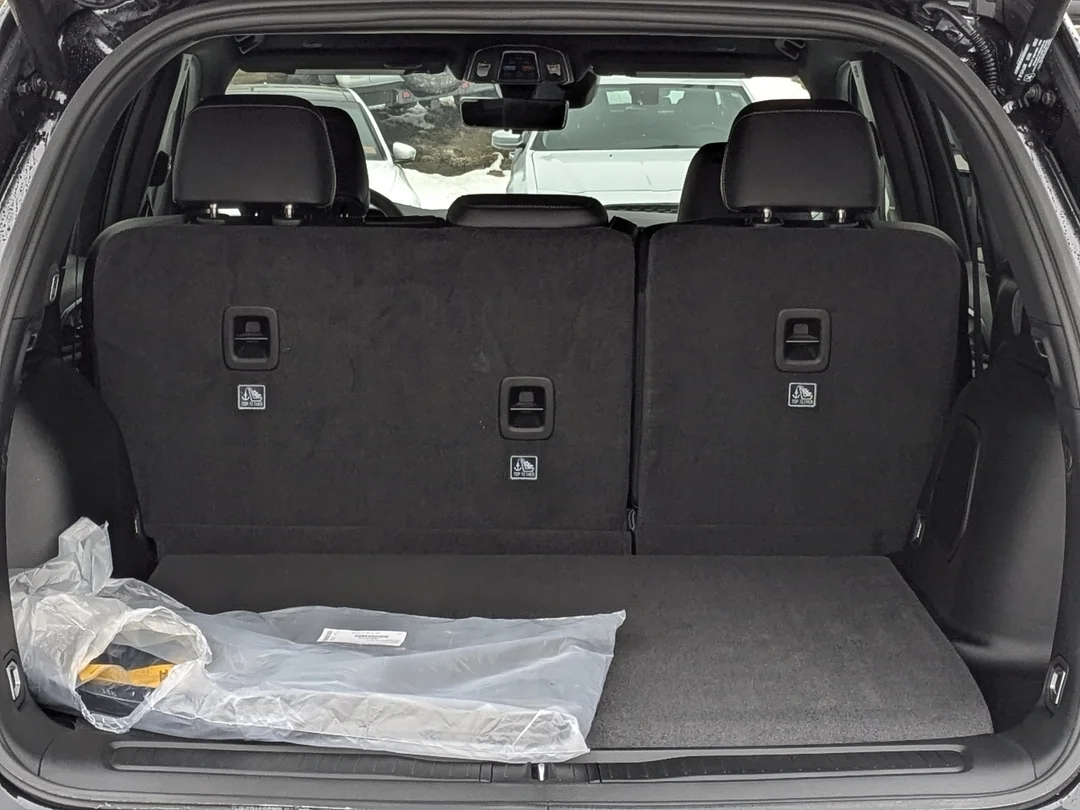 New 2026 Black Jeep Limited - - 4x4 - Panoramic Sunroof - Limited Altitude Pack - 20 Gloss Black Wheels & More! image 33