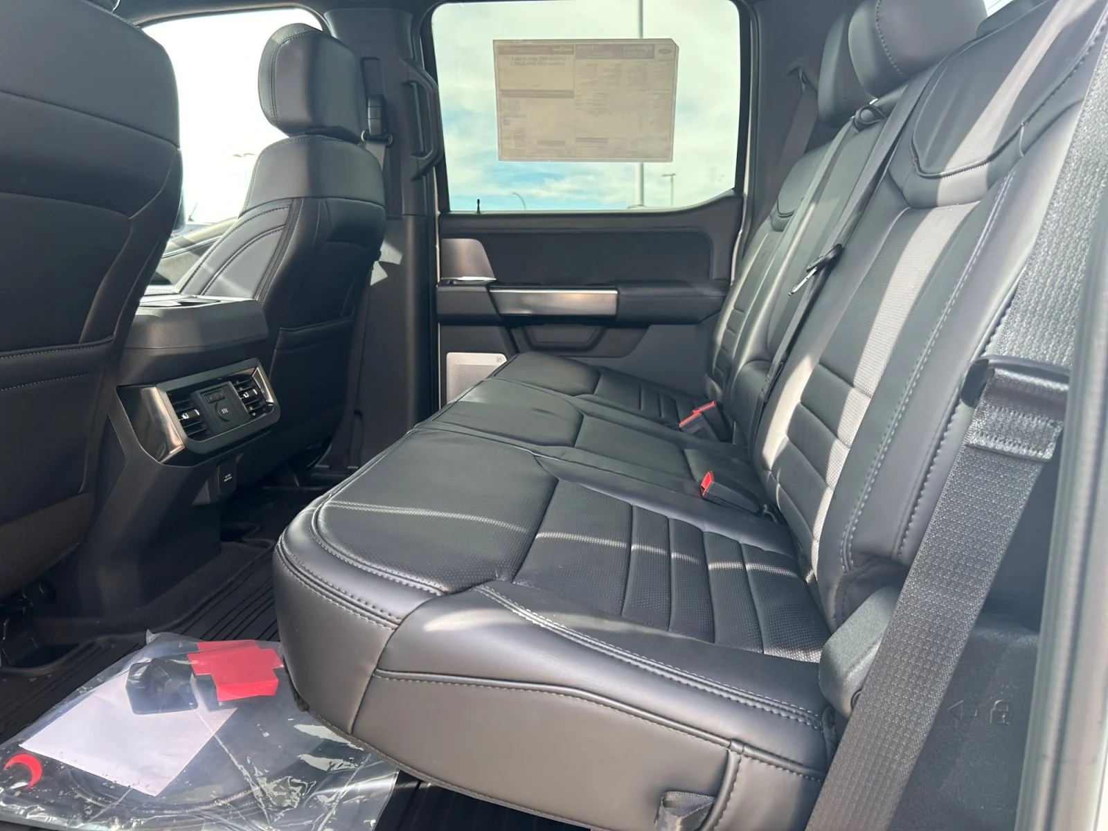 New 2027 Star White Metallic Tri-Coat Ford Platinum image 19
