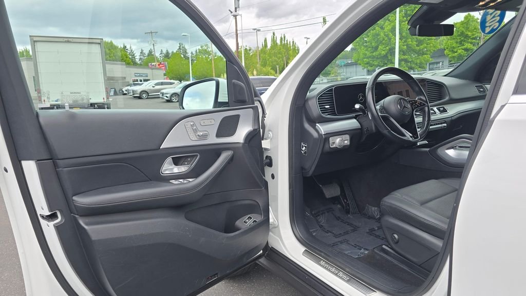 Used 2024 White Mercedes-Benz GLE 450e image 20