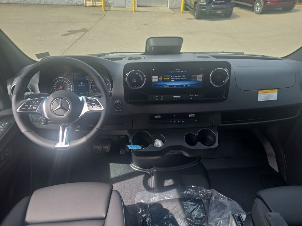 New 2026 Arctic White Mercedes-Benz Cargo 170 WB image 12