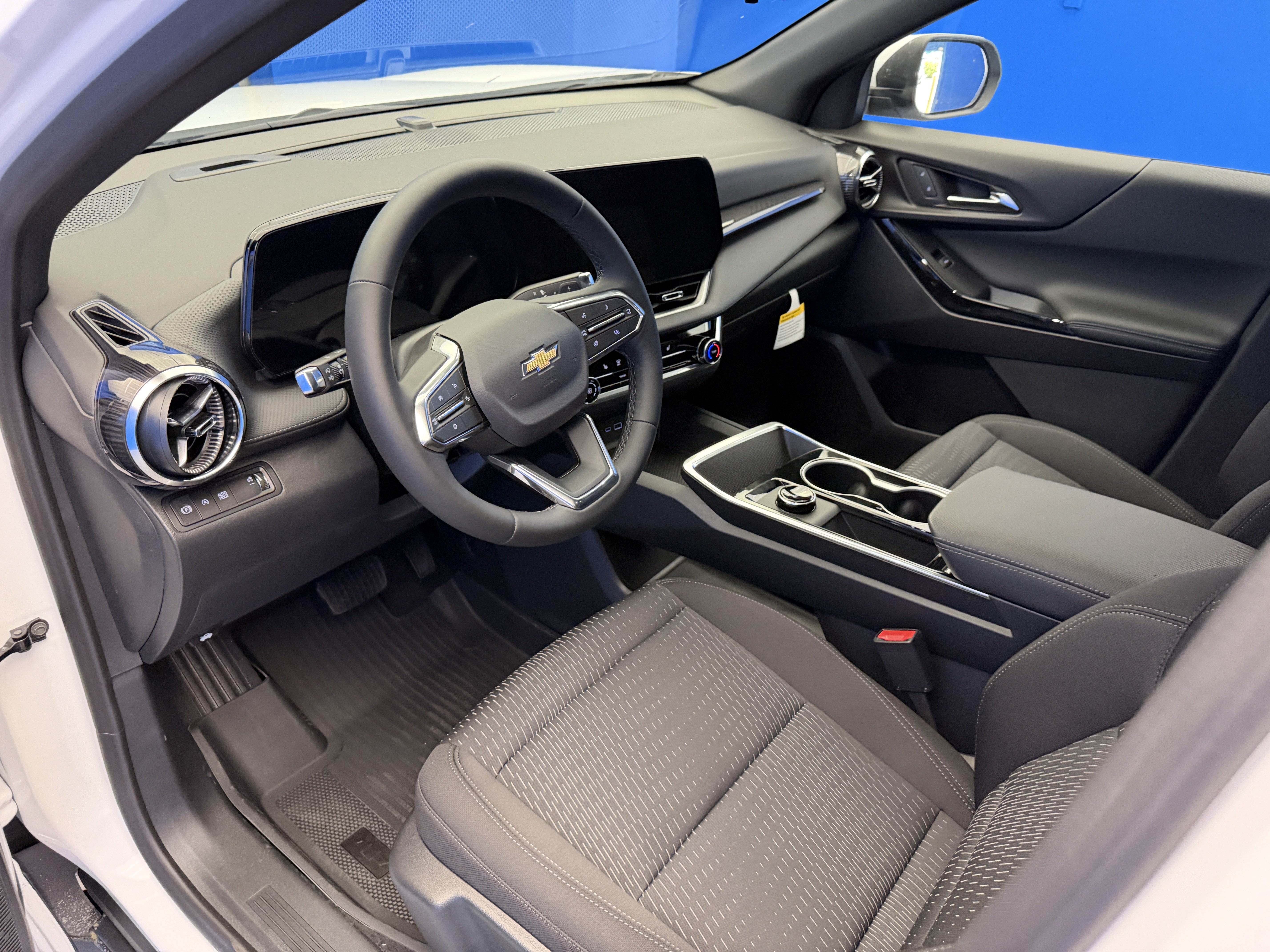 2027 Chevrolet Equinox LT - Photo 11