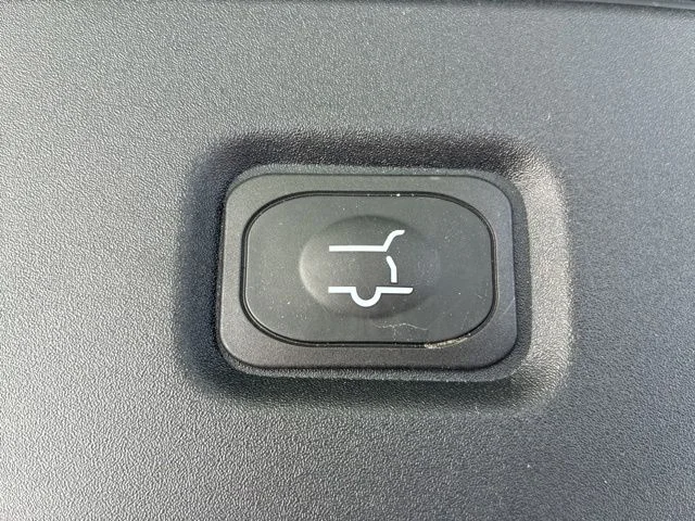 New 2026 Star White Metallic Tri-Coat Ford Platinum® image 8