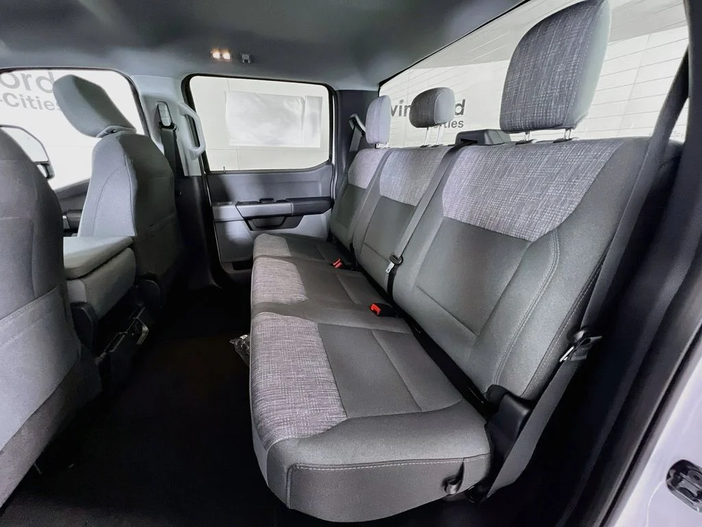 New 2026 Oxford White Ford XLT image 25