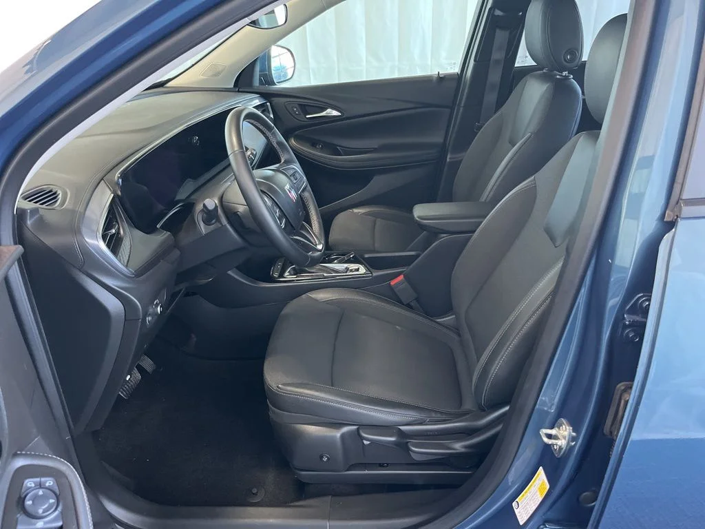 Used 2024 Blue Buick Preferred image 3