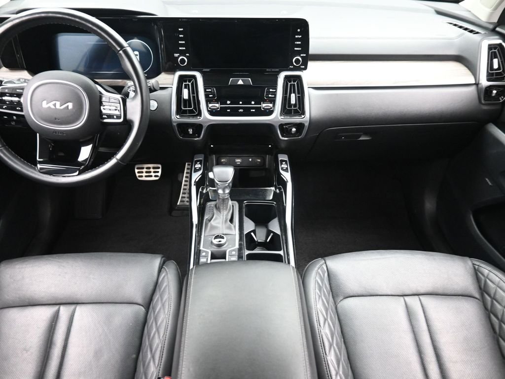 Used 2023 White Kia X-Line SX Prestige image 16