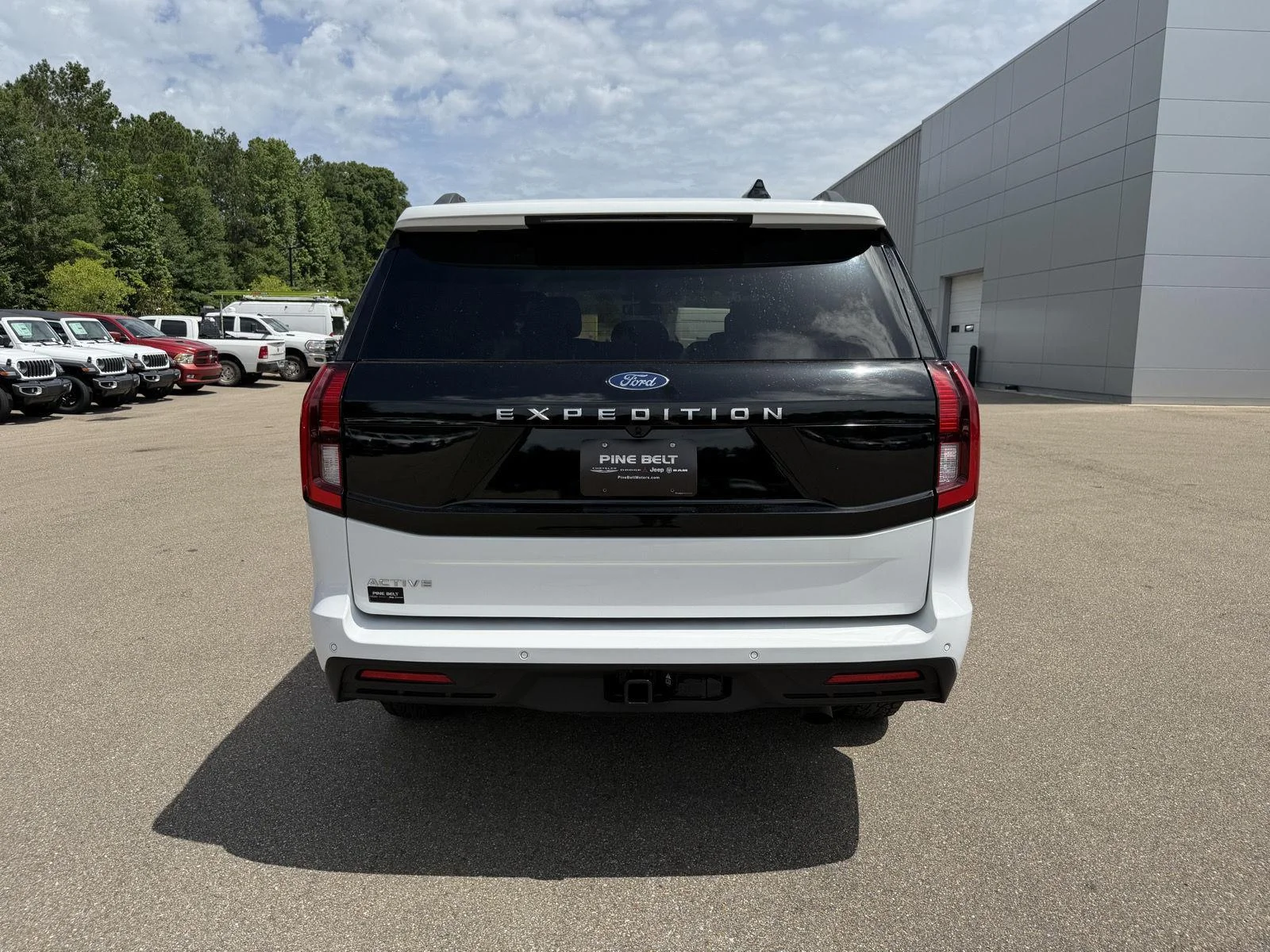 Used 2025 Oxford White Ford Active image 5