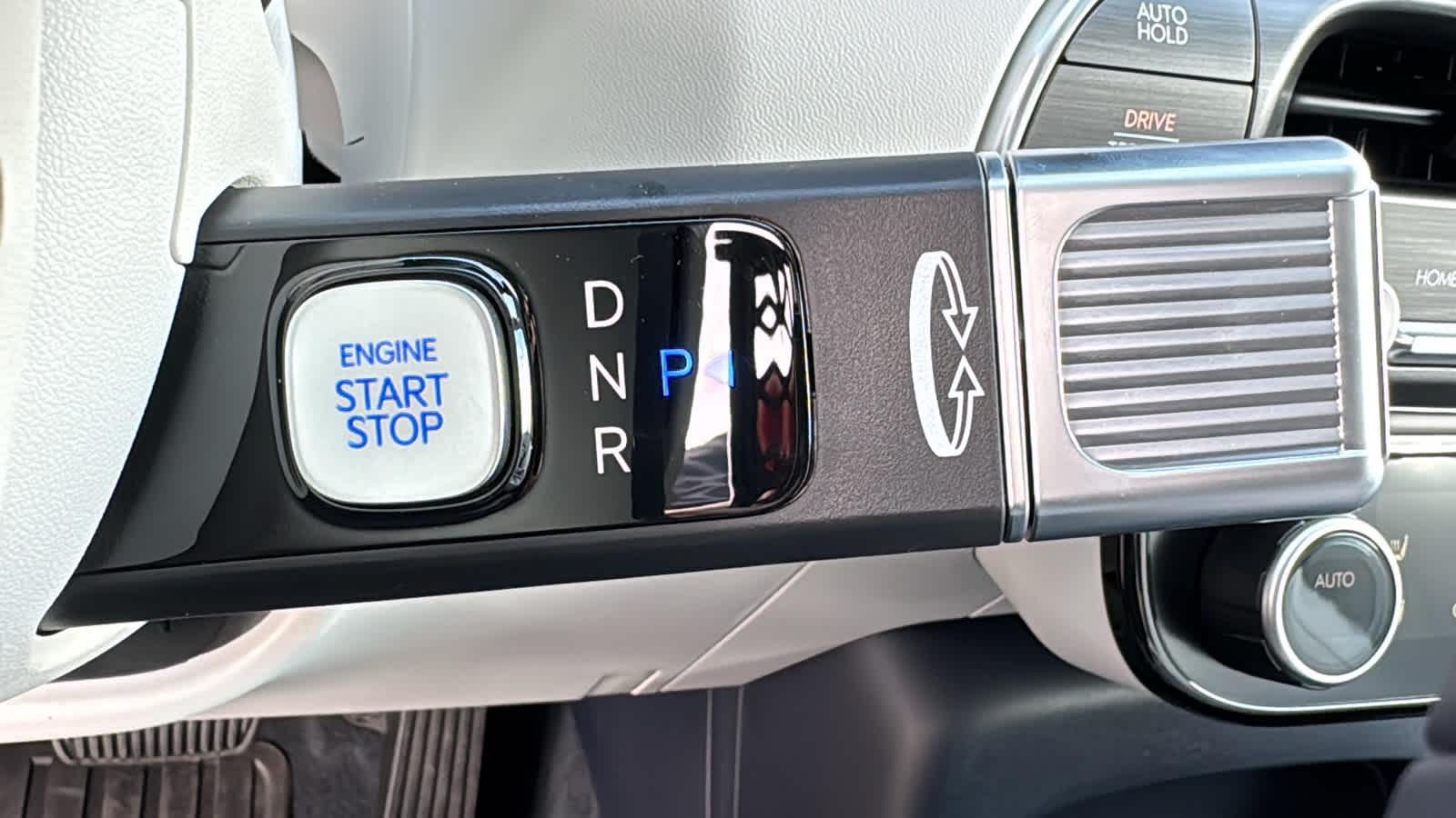 Nuevo Hyundai Calligraphy AWD 2026 en color gris perla Ecotronic, imagen 47.