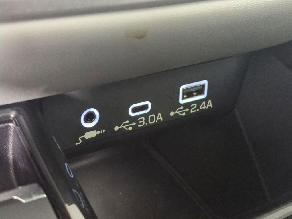 2025 Subaru Outback Limited - Photo 28