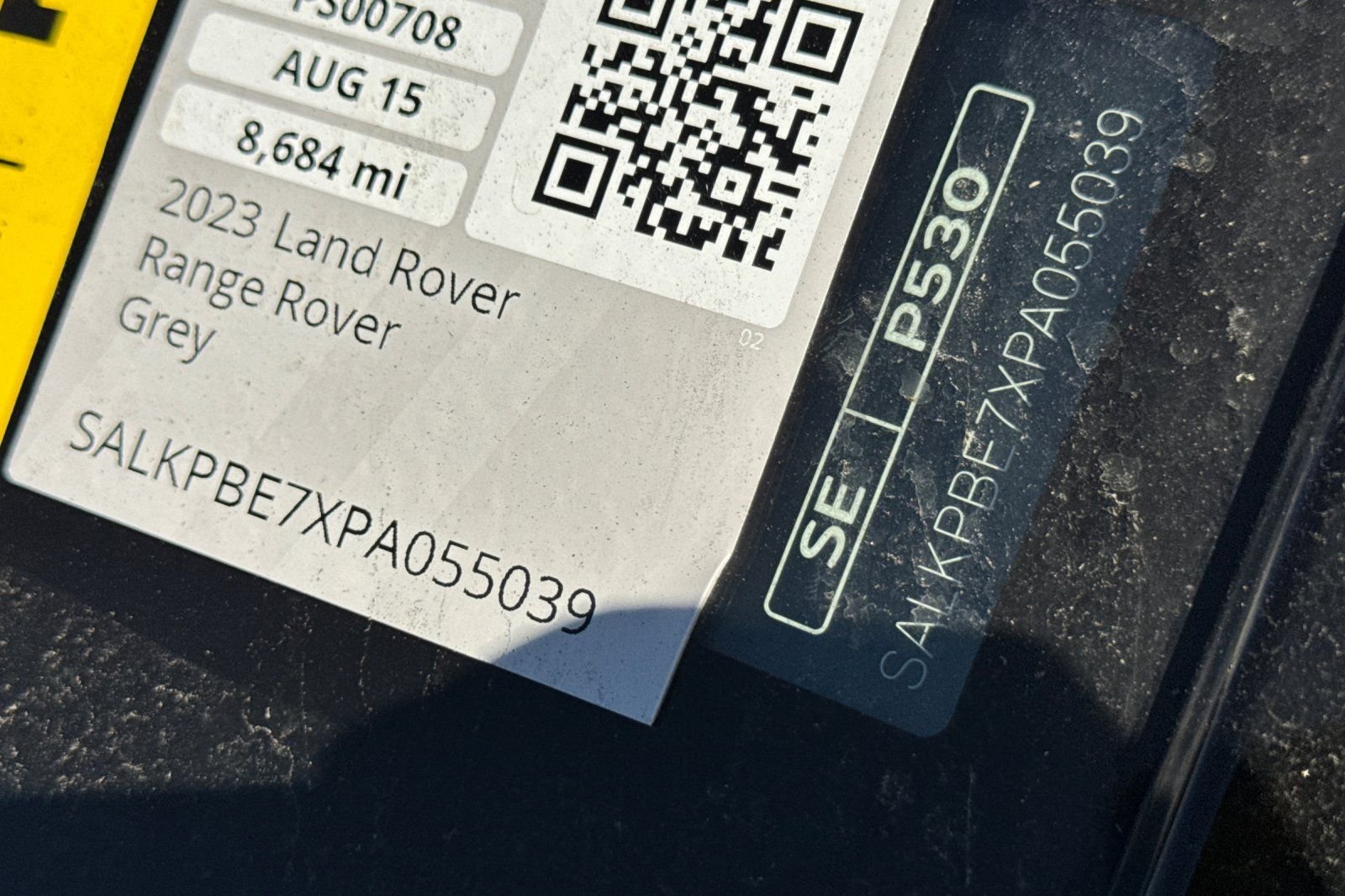 Used 2023  Land Rover SE image 17