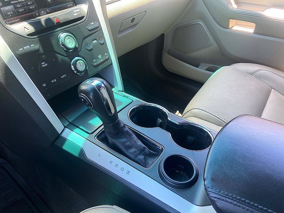 Used 2015 Blue Metallic Ford XLT image 15