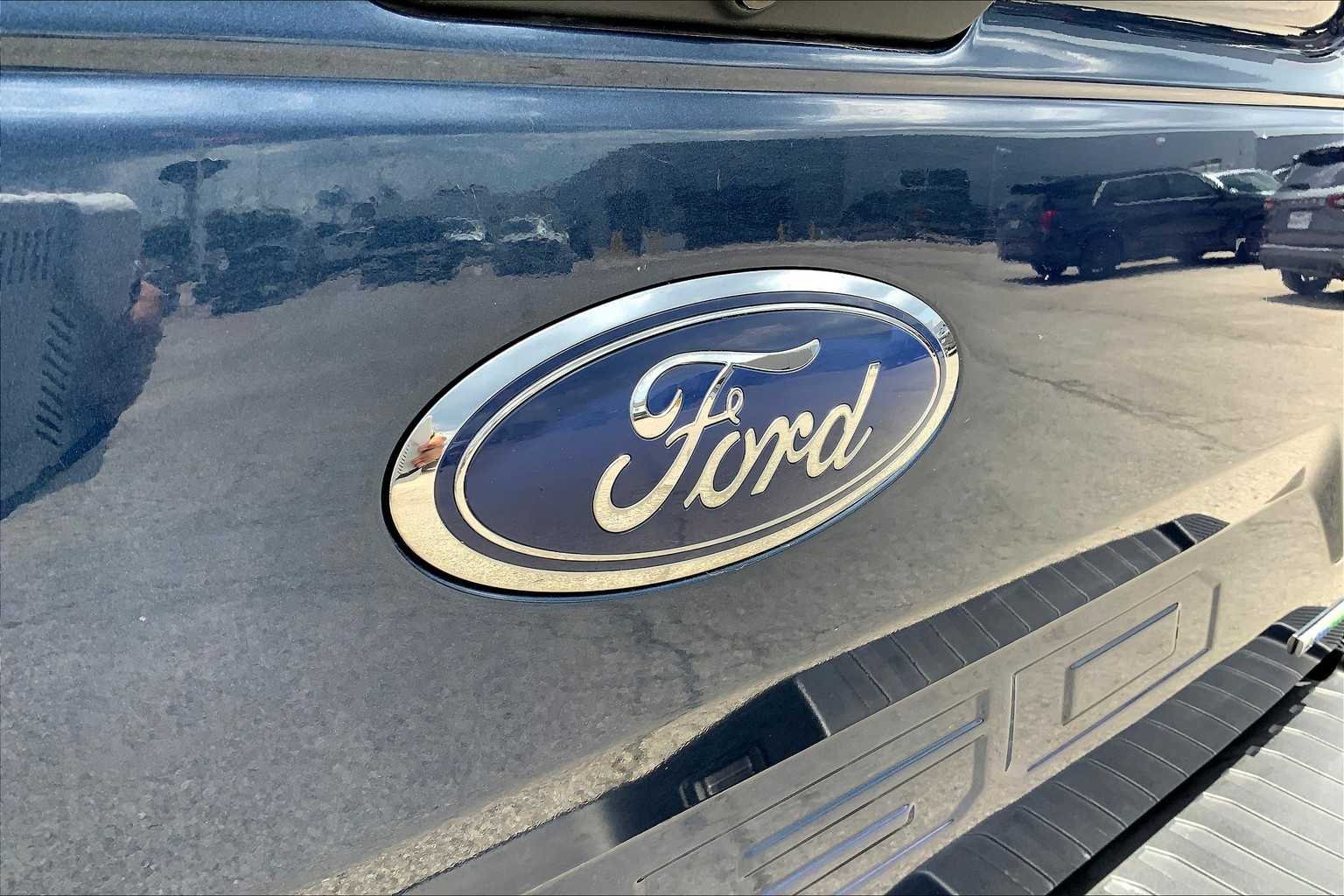 Used 2018 Blue Jeans Metallic Ford XL image 18