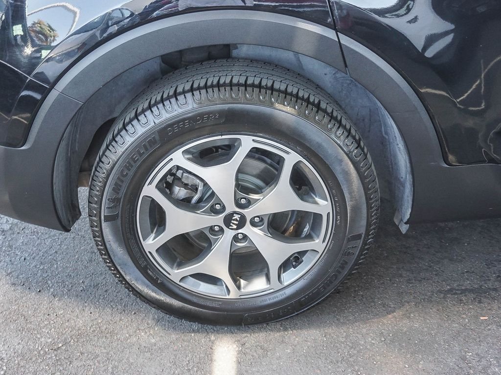 Used 2020 Black Kia EX image 9