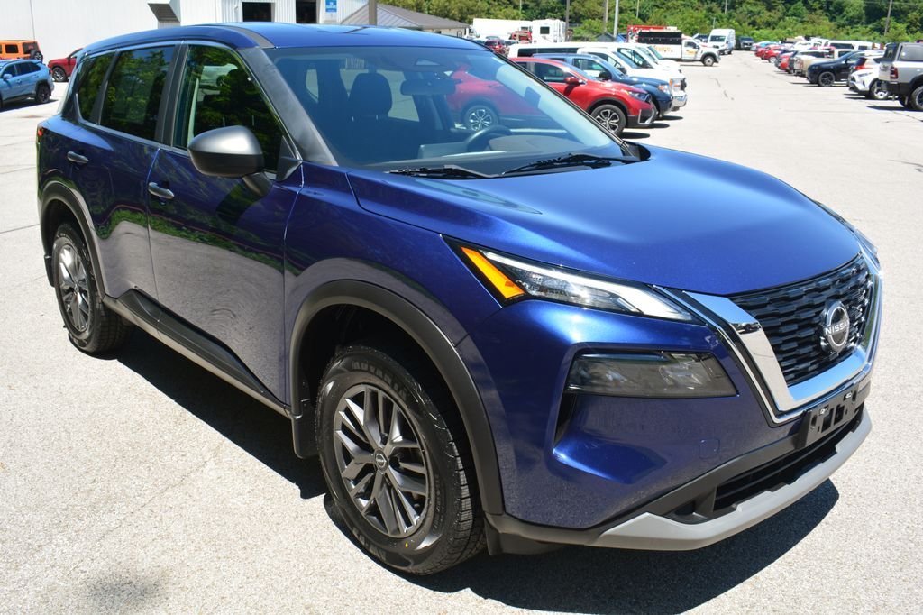 Used 2023 Blue Nissan S image 4