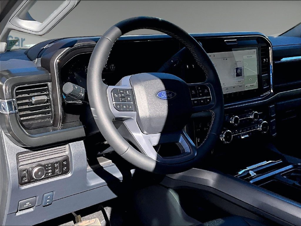 New 2027 Oxford White Ford Lariat image 7