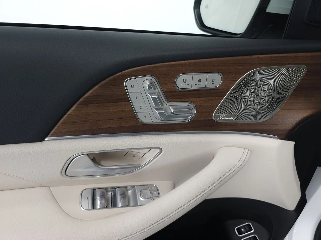 Used 2025 Polar White Mercedes-Benz GLE 450e image 6
