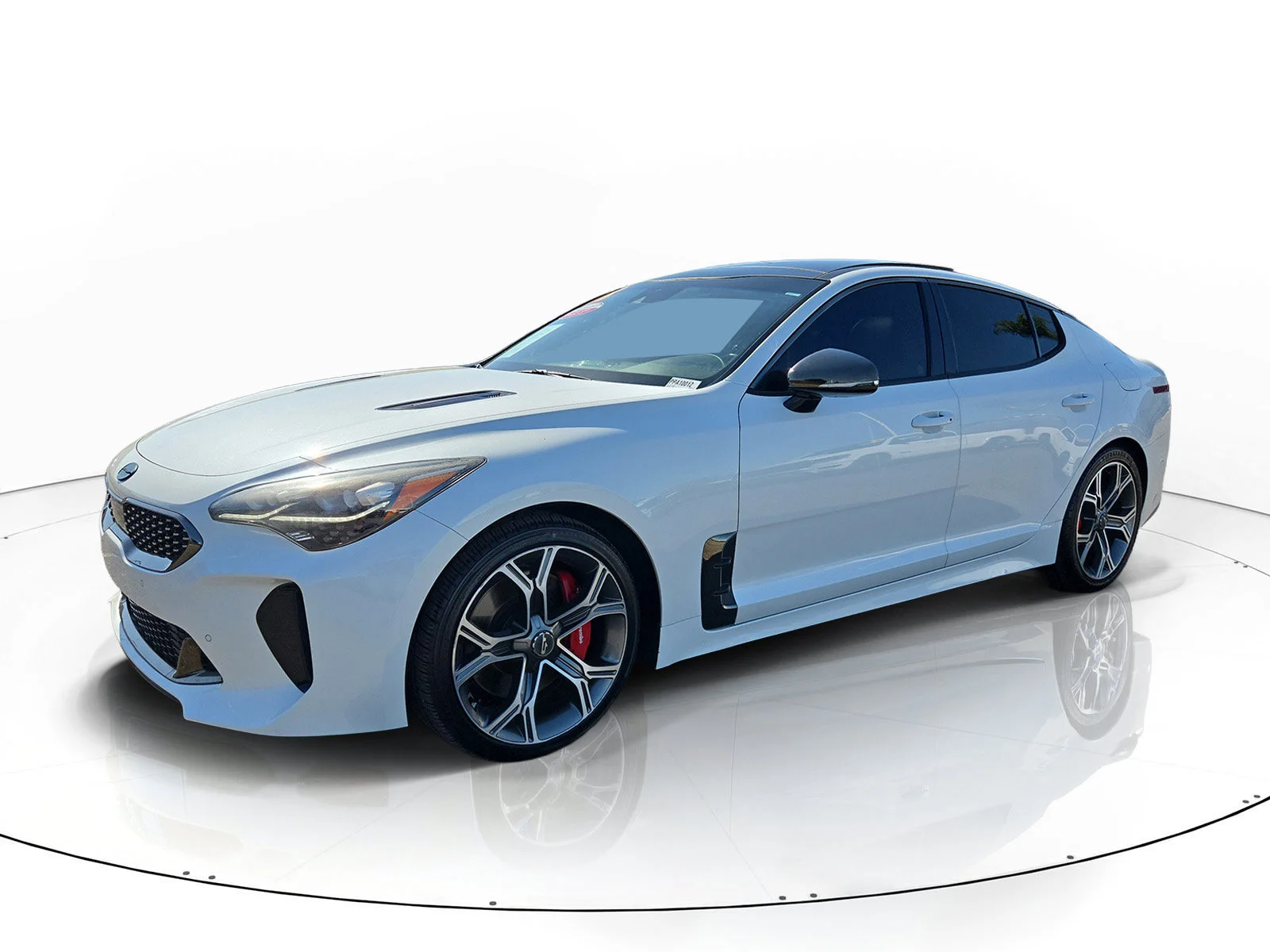 Certified Used 2018 White Kia GT1 image 9