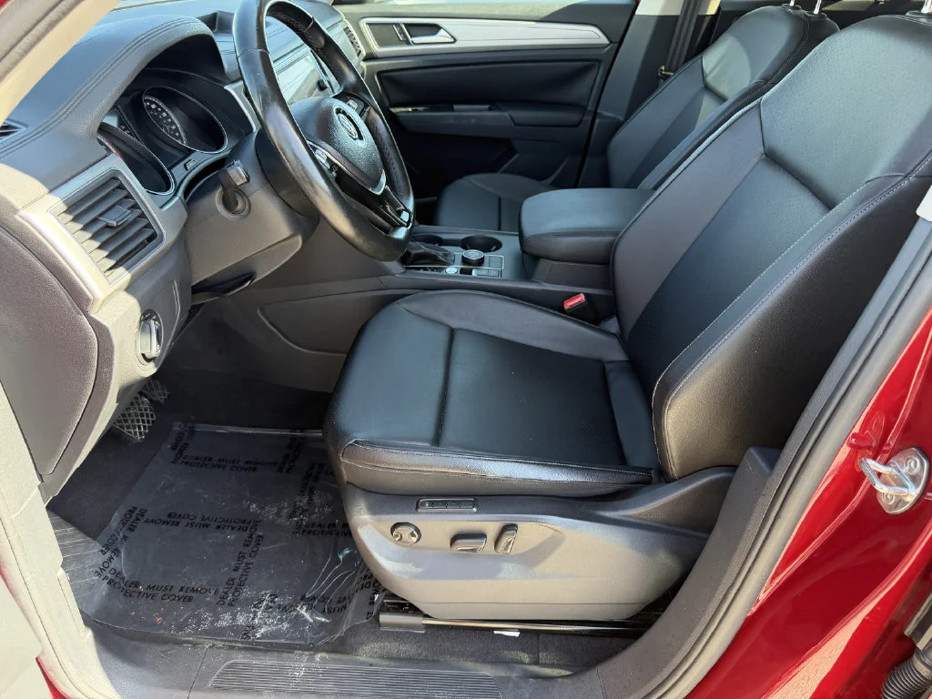 Used 2019 Red Volkswagen 3.6L V6 SE image 21