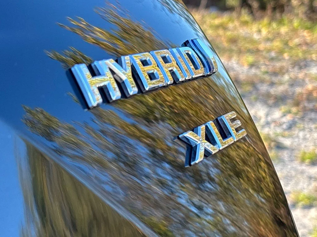 Used 2019 Black Toyota XLE AWD-e image 16