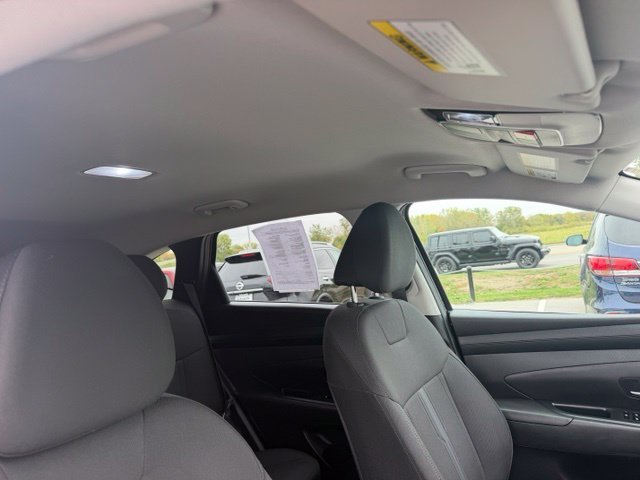 Used 2025 Black Hyundai SEL image 32