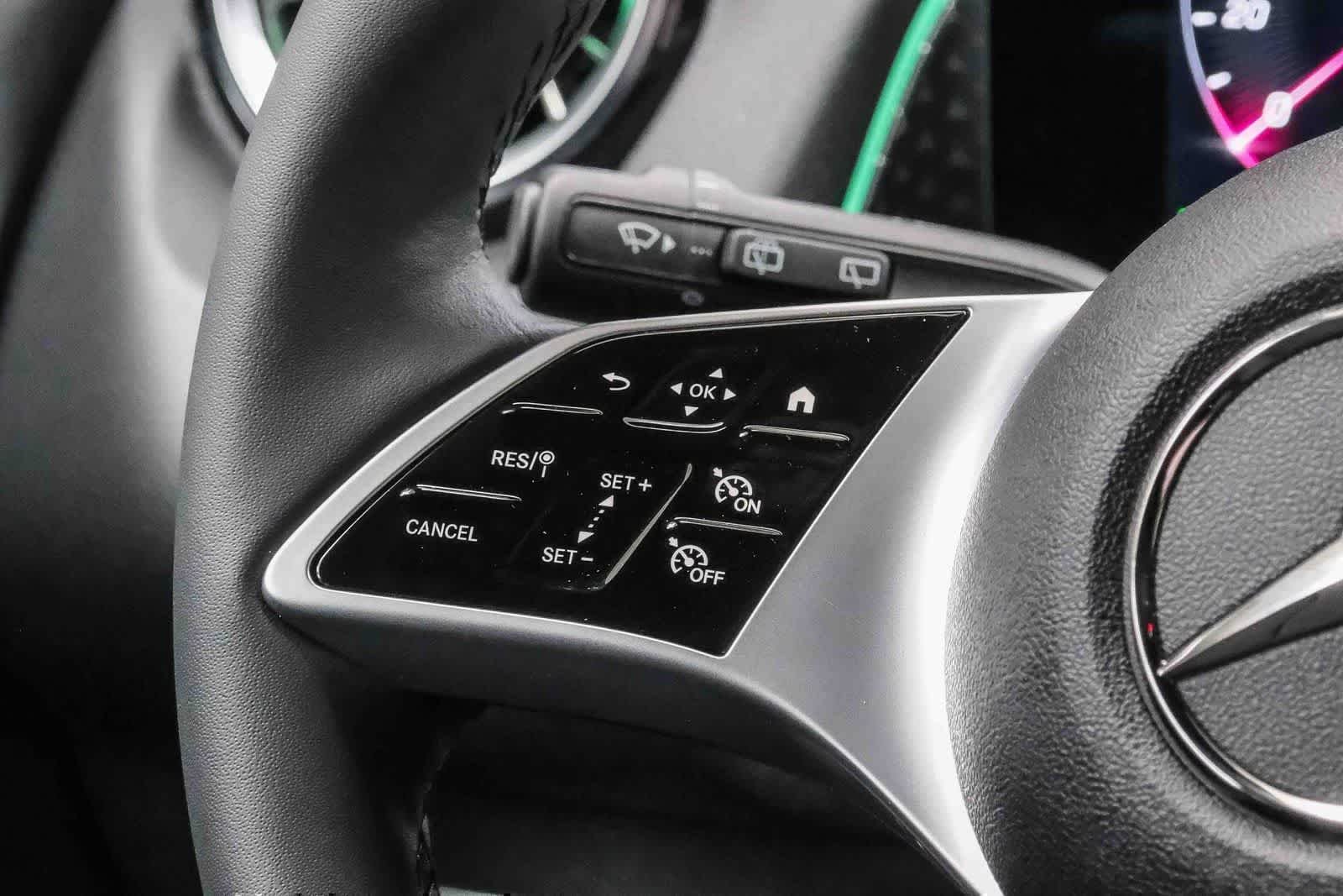 New 2026 Polar White Mercedes-Benz GLB 250 image 62