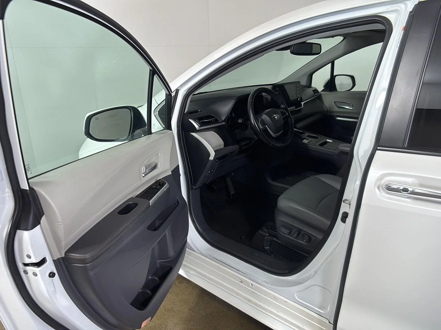 Certified Used 2021 Blizzard Pearl Toyota XLE image 2