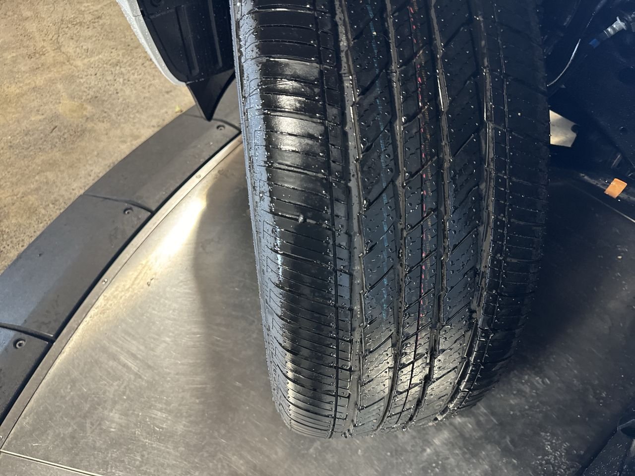 2025 INFINITI QX80 Sensory 4WD - Photo 11