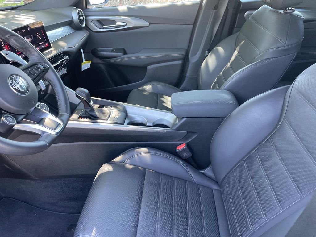 Used 2025 White Alfa Romeo  image 22