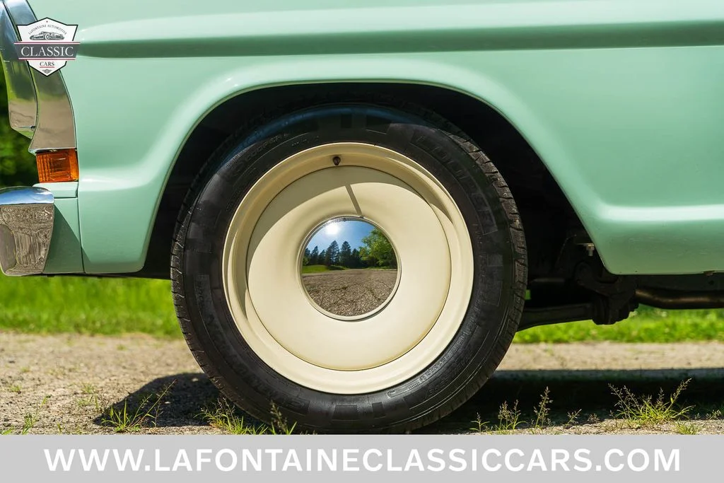 Used 1970  Ford  image 24