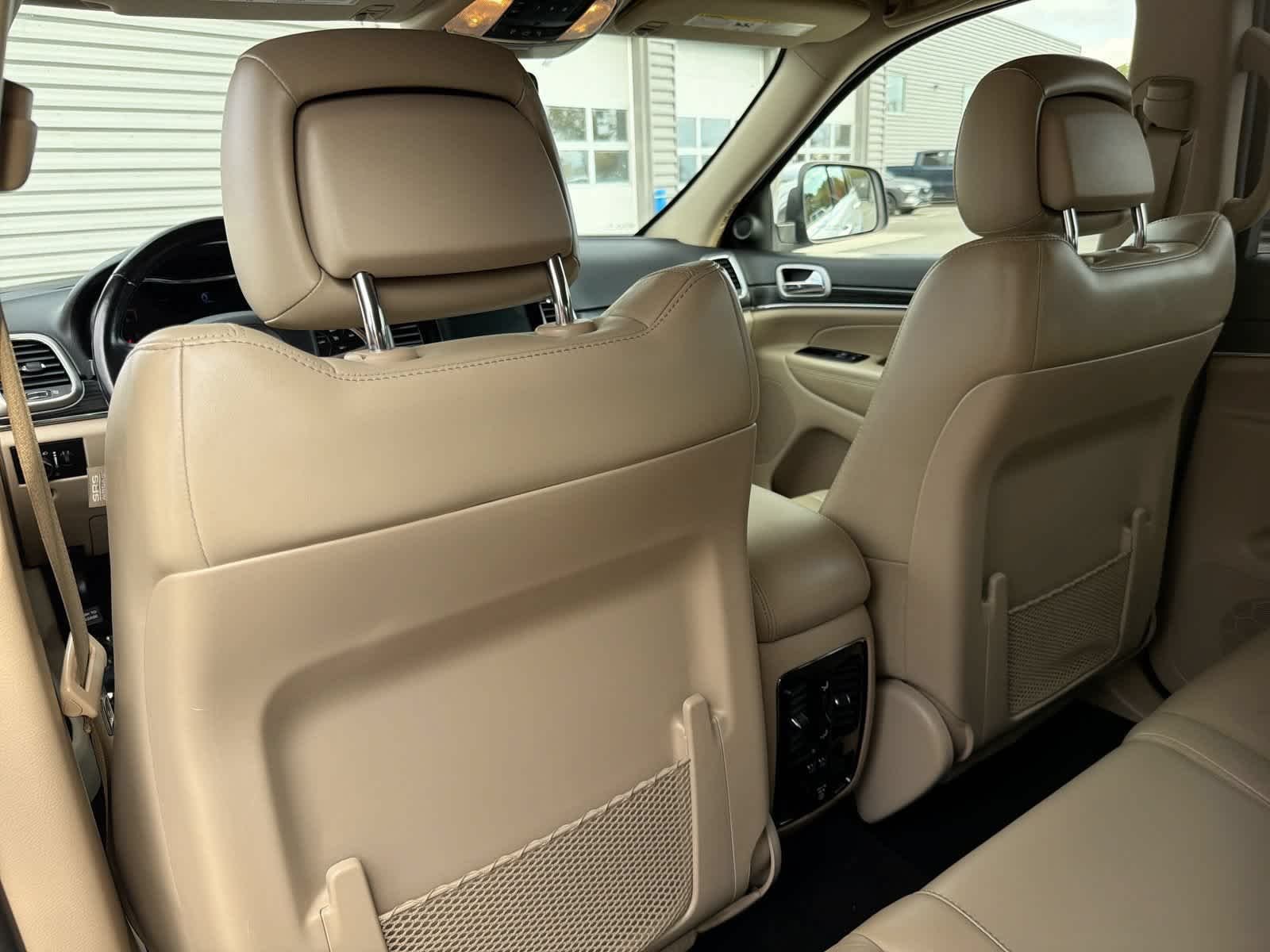 Used 2020 Bright White Clearcoat Jeep Limited image 19