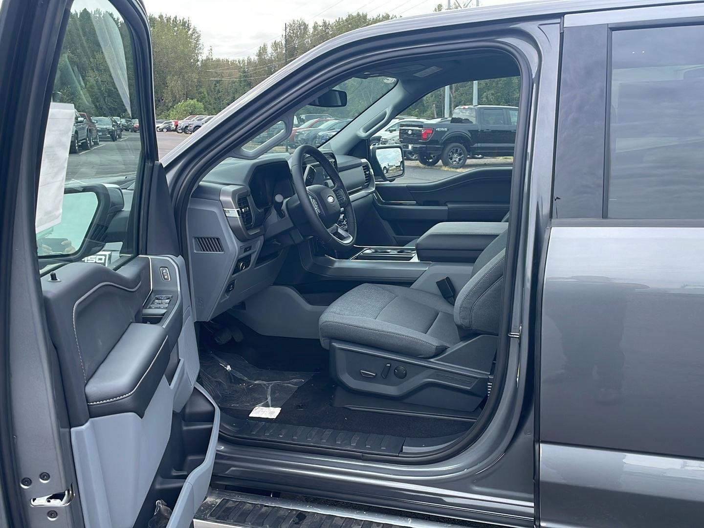 New 2026 Carbonized Gray Metallic Ford XLT image 9