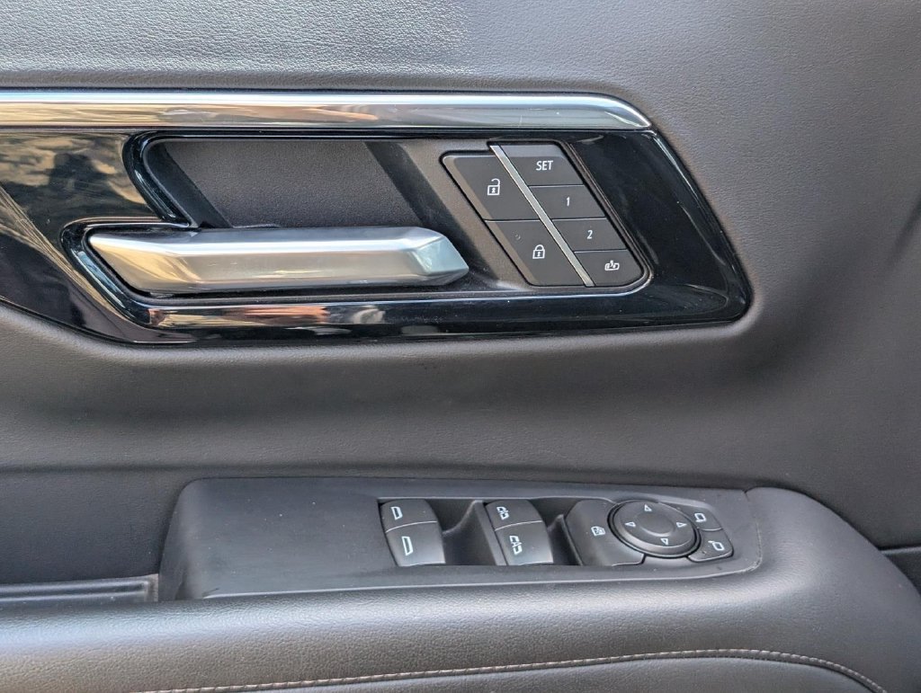 Used 2025 Black Chevrolet Z71 image 19