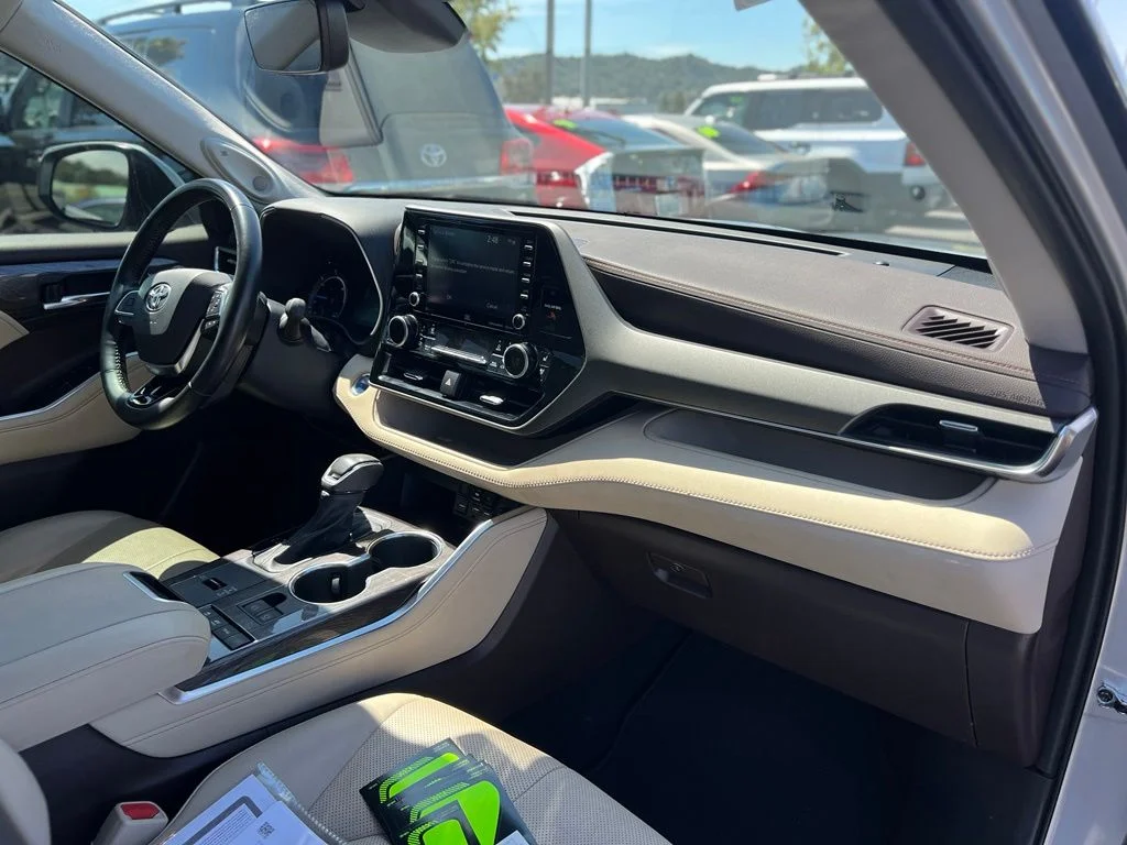 Used 2021 Silver Toyota Limited image 7