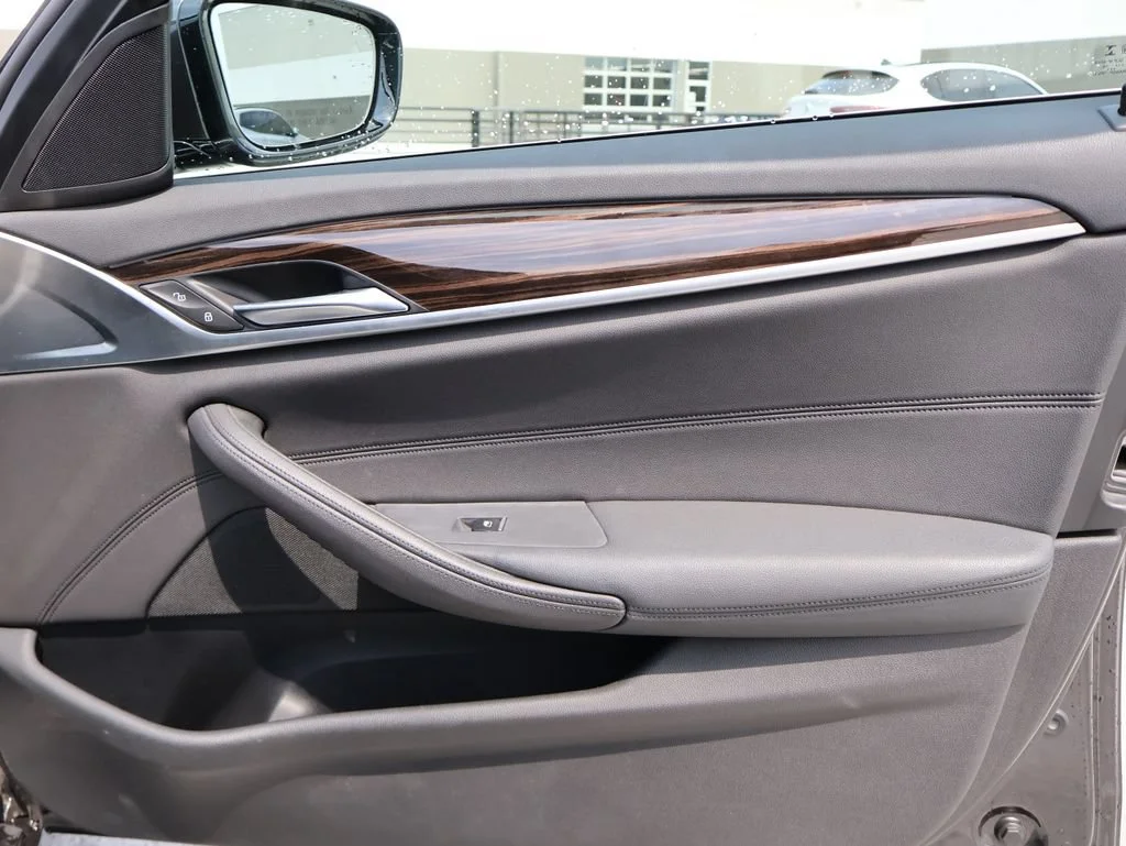 Used 2019 Gray BMW 530i xDrive image 13