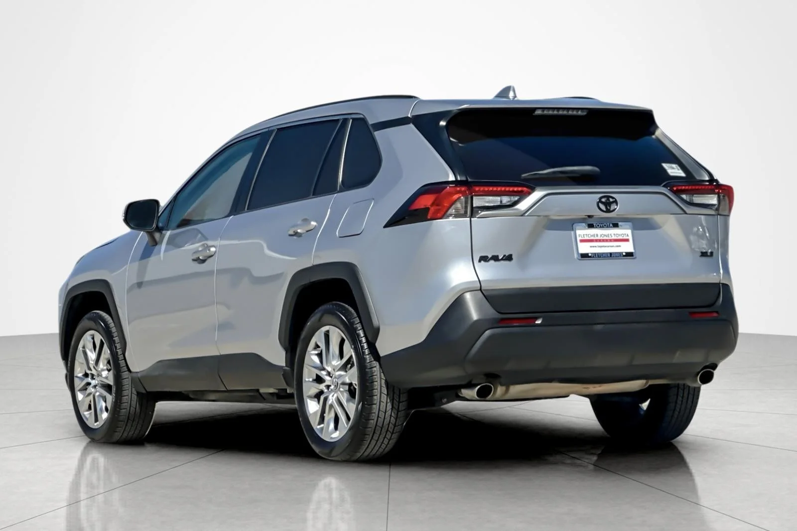 Certified Used 2021 Silver Sky Metallic Toyota XLE Premium image 3