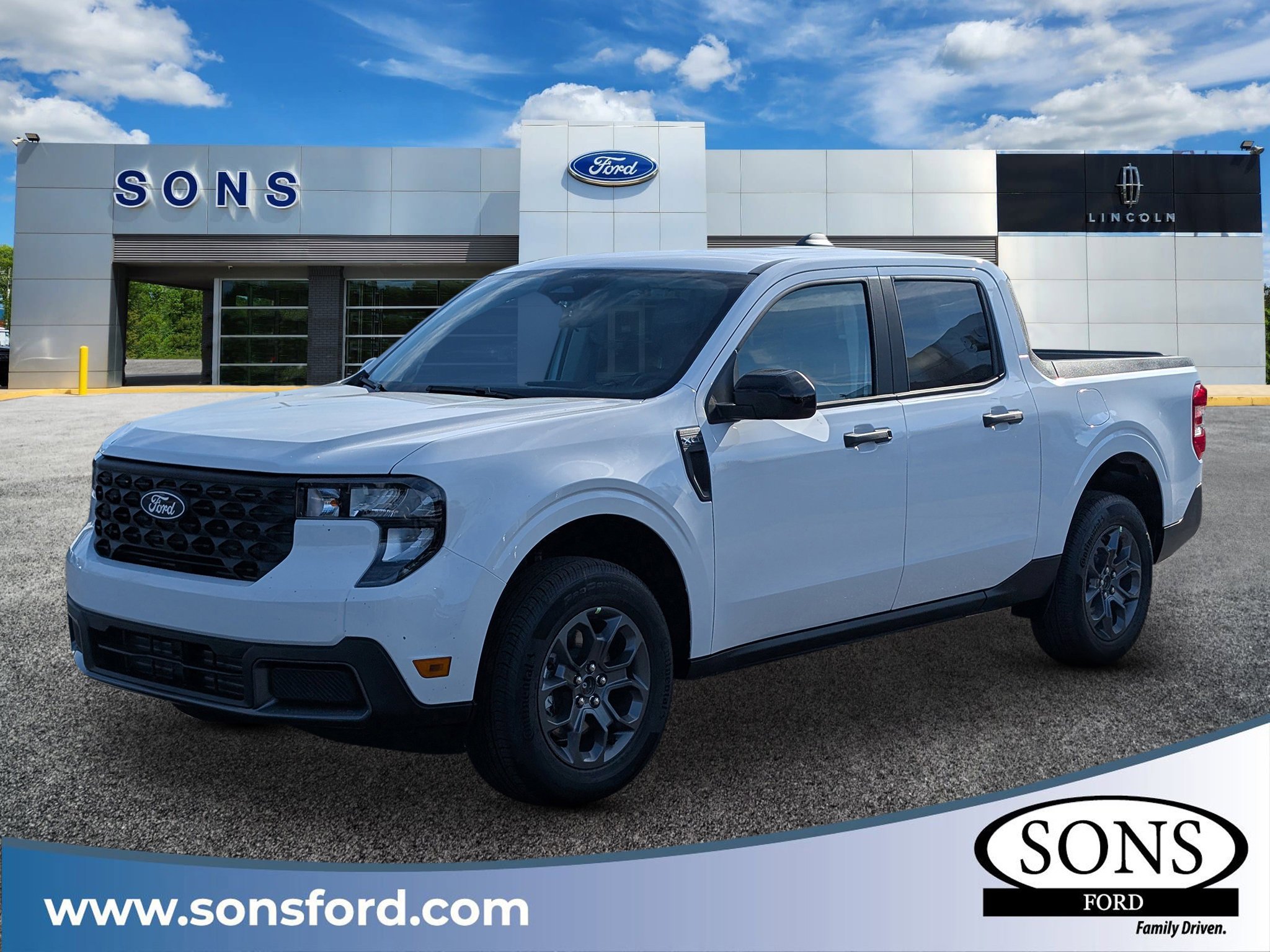 New 2026 Oxford White FORD XLT image 1