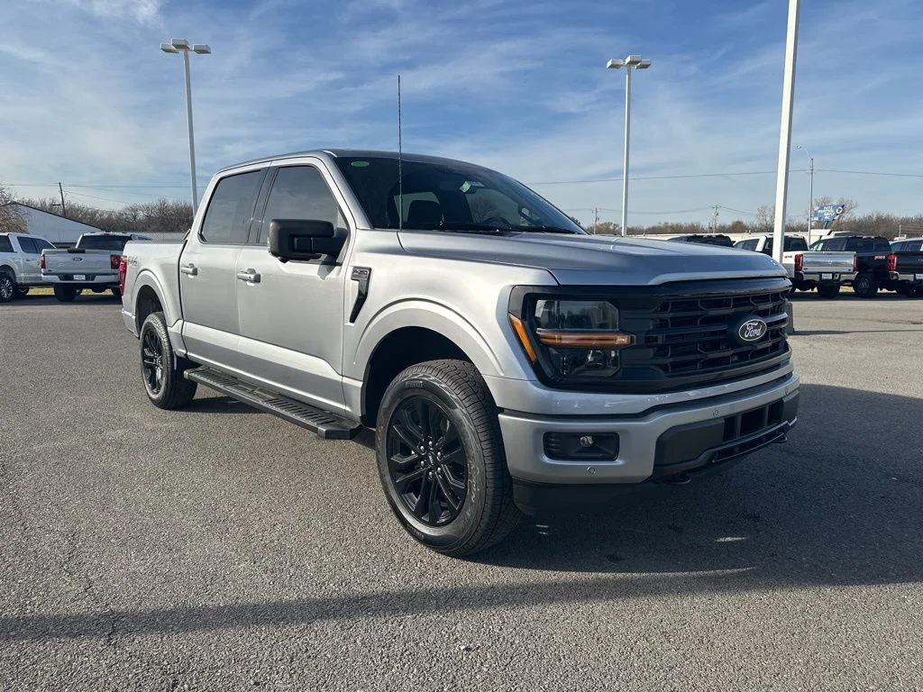 New 2025 Iconic Silver Metallic Ford XLT image 3